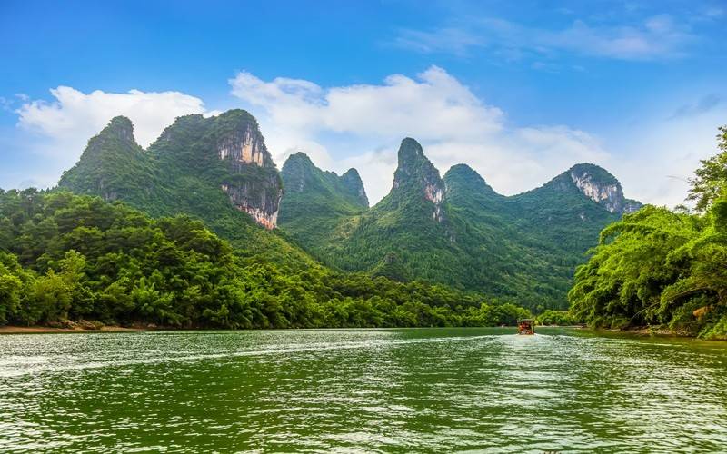Saleh and Mo in China, travel and business blog